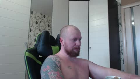 Snapshot of strongass18 chatting on 03/28/26, 10:48 Alex online show from 03/28/26, 10:48