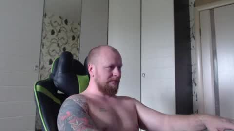 Snapshot of strongass18 chatting on 05/08/26, 08:52 Alex online show from 05/08/26, 08:52