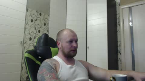 Snapshot of strongass18 chatting on 06/02/26, 08:38 Alex online show from 06/02/26, 08:38