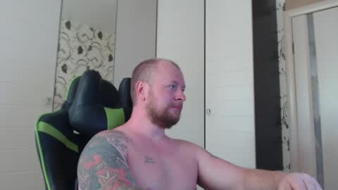Snapshot of strongass18 chatting on 06/08/26, 09:53 Alex online show from 06/08/26, 09:53