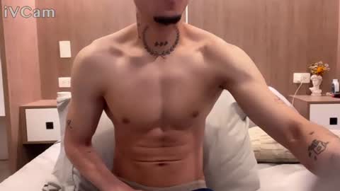 stronghardlatino online show from 06/17/26, 06:42