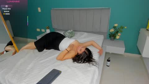 Snapshot of stroong_couple_ chatting on 02/06/25, 03:37 Strong Couple online show from 02/06/25, 03:37