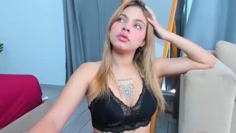 Snapshot of stroong_couple_ chatting on 11/20/25, 07:57 Strong Couple online show from 11/20/25, 07:57