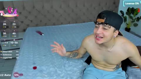 Snapshot of stroong_couple_ chatting on 11/30/25, 09:46 Strong Couple online show from 11/30/25, 09:46