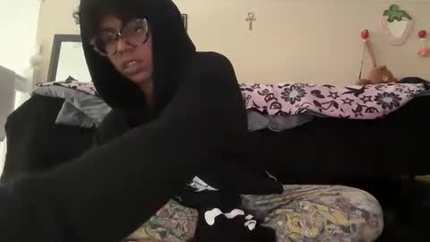 strrwberry online show from 10/29/25, 05:14