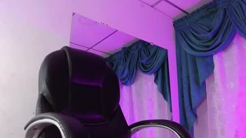 stuart_boy_ online show from 12/04/24, 03:48