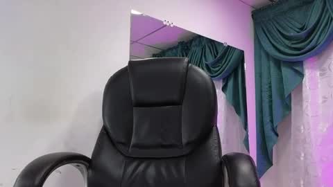 stuart_boy_ online show from 12/05/24, 02:42