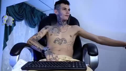 stuart_boy_ online show from 02/11/25, 07:54