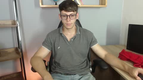 stuart_white online show from 09/11/25, 06:41