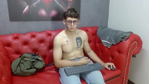 stuart_white online show from 09/13/25, 07:13