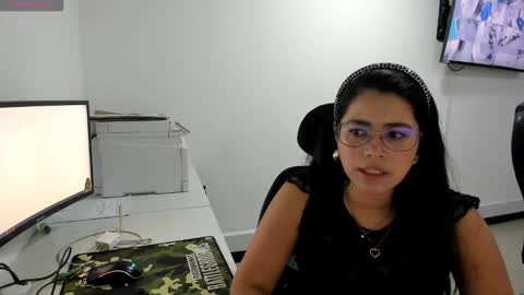 Snapshot of studcb_ chatting on 11/10/25, 05:45 studcb_ online show from 11/10/25, 05:45