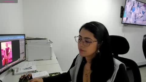 Snapshot of studcb_ chatting on 11/11/25, 03:45 studcb_ online show from 11/11/25, 03:45