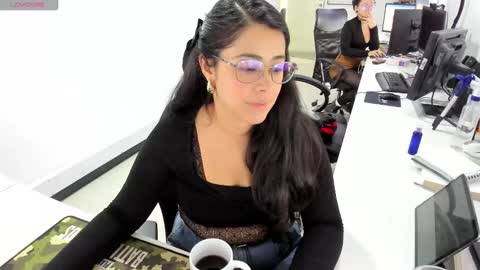 Snapshot of studcb_ chatting on 11/20/25, 04:40 studcb_ online show from 11/20/25, 04:40