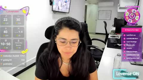 Snapshot of studcb_ chatting on 11/26/25, 10:33 studcb_ online show from 11/26/25, 10:33