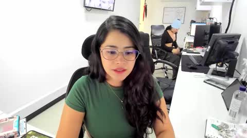 Snapshot of studcb_ chatting on 11/27/25, 04:53 studcb_ online show from 11/27/25, 04:53