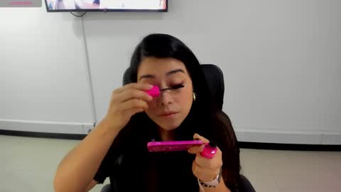 Snapshot of studcb_ chatting on 11/28/25, 01:25 studcb_ online show from 11/28/25, 01:25