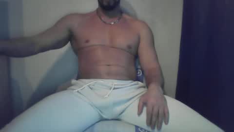 Snapshot of studdotcom chatting on 01/05/25, 02:30 Ero online show from 01/05/25, 02:30