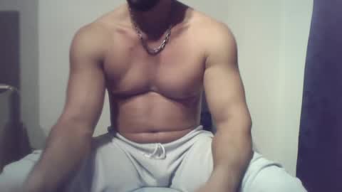 Snapshot of studdotcom chatting on 01/08/25, 05:26 Ero online show from 01/08/25, 05:26