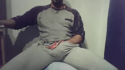 Snapshot of studdotcom chatting on 01/11/25, 05:40 Ero online show from 01/11/25, 05:40