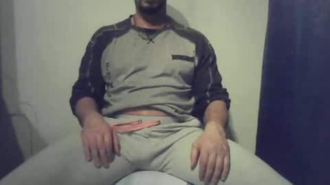 Snapshot of studdotcom chatting on 01/14/25, 04:50 Ero online show from 01/14/25, 04:50