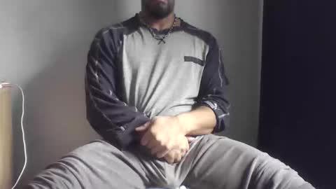 Snapshot of studdotcom chatting on 10/14/25, 09:32 Ero online show from 10/14/25, 09:32