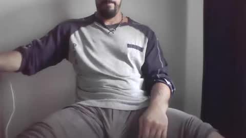 Snapshot of studdotcom chatting on 10/19/25, 09:54 Ero online show from 10/19/25, 09:54