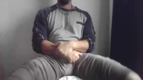 Snapshot of studdotcom chatting on 10/26/25, 09:26 Ero online show from 10/26/25, 09:26