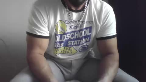 Snapshot of studdotcom chatting on 11/26/25, 10:16 Ero online show from 11/26/25, 10:16