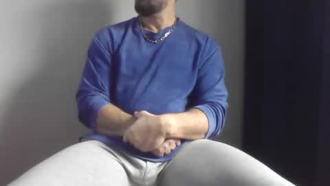 Snapshot of studdotcom chatting on 11/30/25, 09:46 Ero online show from 11/30/25, 09:46