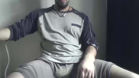 Snapshot of studdotcom chatting on 12/14/25, 10:42 Ero online show from 12/14/25, 10:42