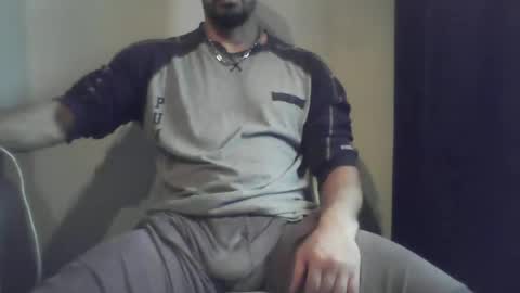 Snapshot of studdotcom chatting on 12/20/25, 10:22 Ero online show from 12/20/25, 10:22