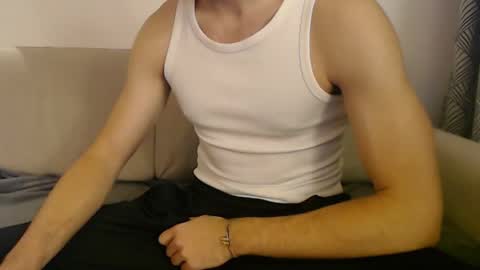 Stud From Paris online show from 12/21/25, 02:46