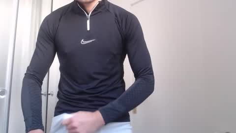Stud From Paris online show from 01/06/26, 11:47