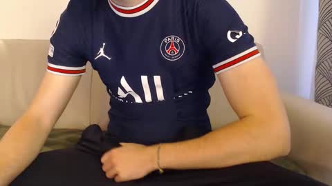 Stud From Paris online show from 05/06/26, 09:25