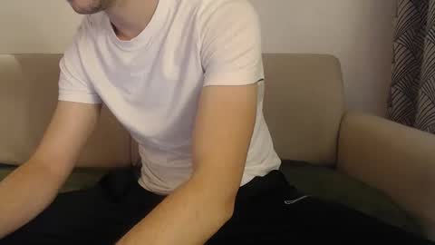 Stud From Paris online show from 05/17/26, 03:30