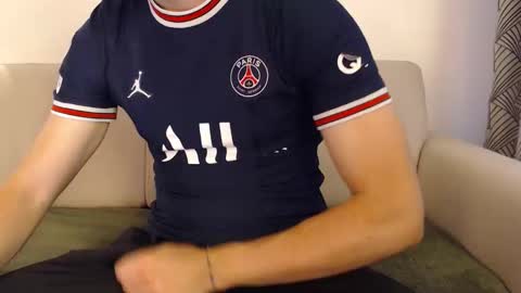 Stud From Paris online show from 06/08/26, 01:00