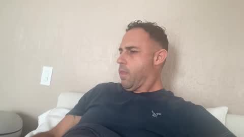 Snapshot of stukeswg chatting on 09/08/25, 08:41 Simon online show from 09/08/25, 08:41