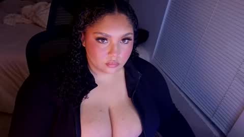 Snapshot of stunnahaus chatting on 03/24/26, 03:55 stunnahaus online show from 03/24/26, 03:55