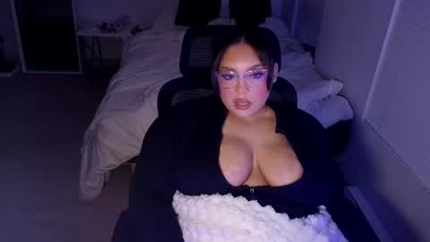 Snapshot of stunnahaus chatting on 03/27/26, 02:28 stunnahaus online show from 03/27/26, 02:28