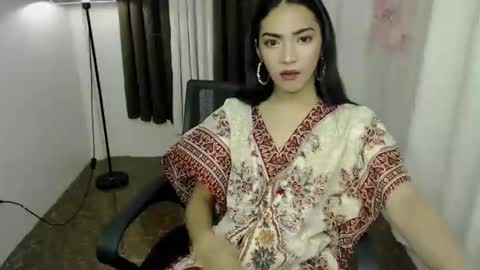 stunning__amber online show from 10/23/25, 07:56