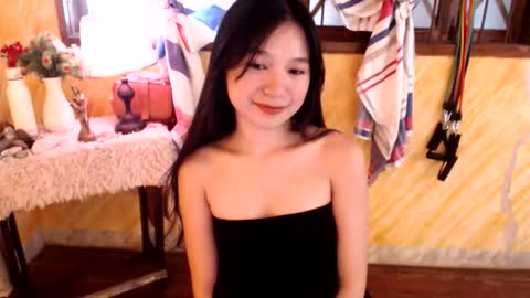 Snapshot of stunning_floriexx chatting on 03/13/26, 04:41 IM FLORIE online show from 03/13/26, 04:41