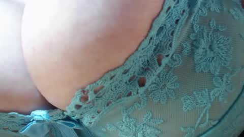 Snapshot of stunningboobs chatting on 04/02/26, 01:03 Natasha online show from 04/02/26, 01:03