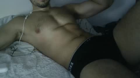 Snapshot of stv8000 chatting on 12/13/25, 08:58 STV8000 online show from 12/13/25, 08:58