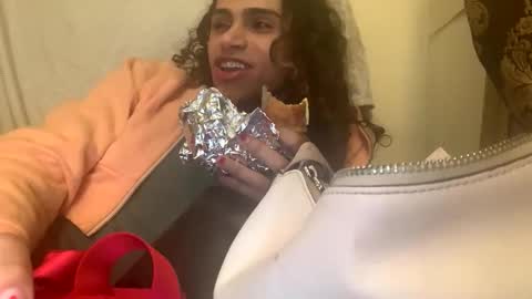 Snapshot of stxllaxcx chatting on 11/04/25, 05:34 stxllaxcx online show from 11/04/25, 05:34