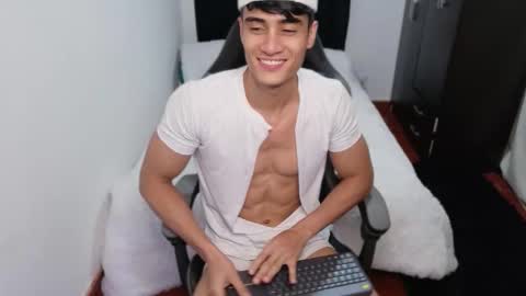 Snapshot of stylish_men chatting on 10/14/25, 01:23 stylish men online show from 10/14/25, 01:23