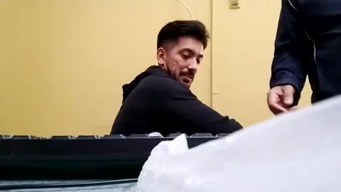 Snapshot of suaber_ chatting on 10/30/25, 03:57 suaber_ online show from 10/30/25, 03:57