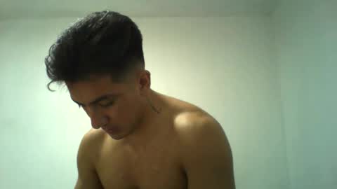 Snapshot of suaber_ chatting on 11/19/25, 02:00 suaber_ online show from 11/19/25, 02:00