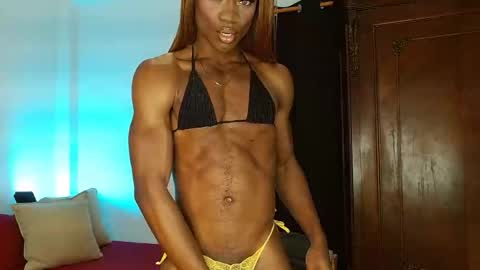 Snapshot of suannyklatten_ chatting on 12/16/25, 03:50 Suanny Klatten It is my account independent online show from 12/16/25, 03:50