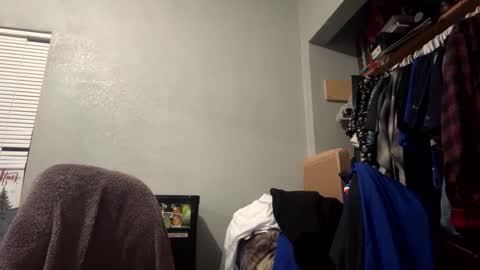 Snapshot of suavecito67 chatting on 10/14/25, 02:23 suavecito67 online show from 10/14/25, 02:23