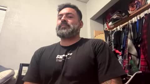 Snapshot of suavecito67 chatting on 10/31/25, 01:50 suavecito67 online show from 10/31/25, 01:50